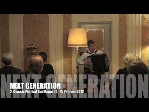 Alfred Schnittke: Suite "Volkszahlung Tale", 1. Tschitschikow's Kindheit, Rade Mijatović, Akkordeon