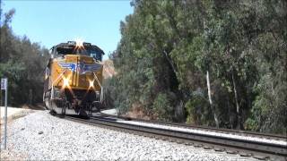 preview picture of video 'UP 8457 climbing, and a rock train descending - San Timoteo Canyon, California 8.31.11'