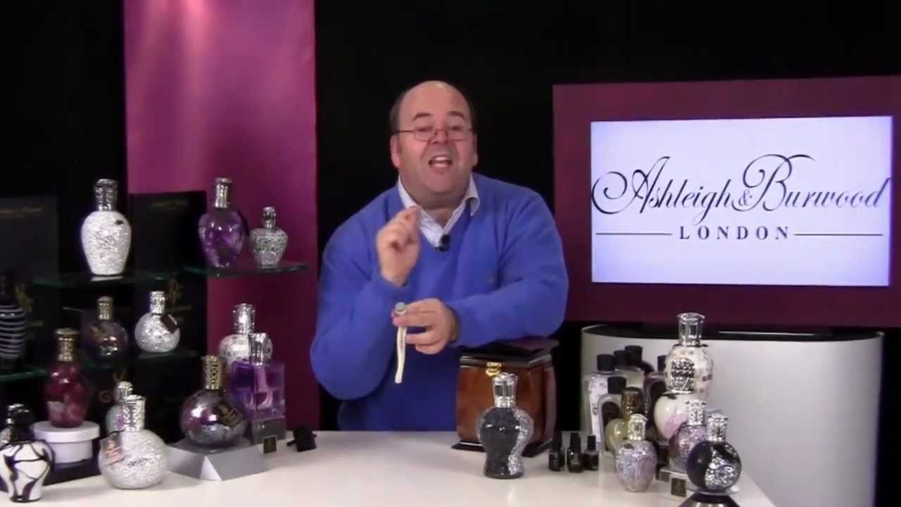 Productvideo voor Sajovi vof de geurlamp  aromalamp  Ashleigh & Burwood met webpresentator René