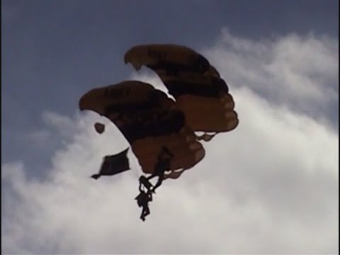 2006 MCAS Miramar Airshow - US Army Golden Knights
