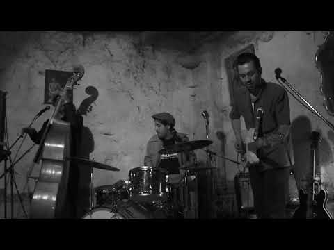 DRY RIVERBED TRIO "Act Naturally" & "7 Months, 39 Days" @ Mojo Music Club (Austria) 19.4.2019