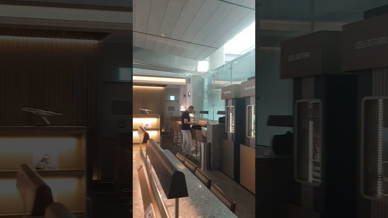 Singapore Airlines SilverKris Lounge