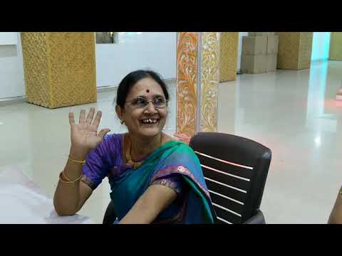 Nandhini Aravindan Emcee Nandhini Aravindan hosting wedding reception at EVP Rajeshwari Kolapakkam with Dandiya dancers