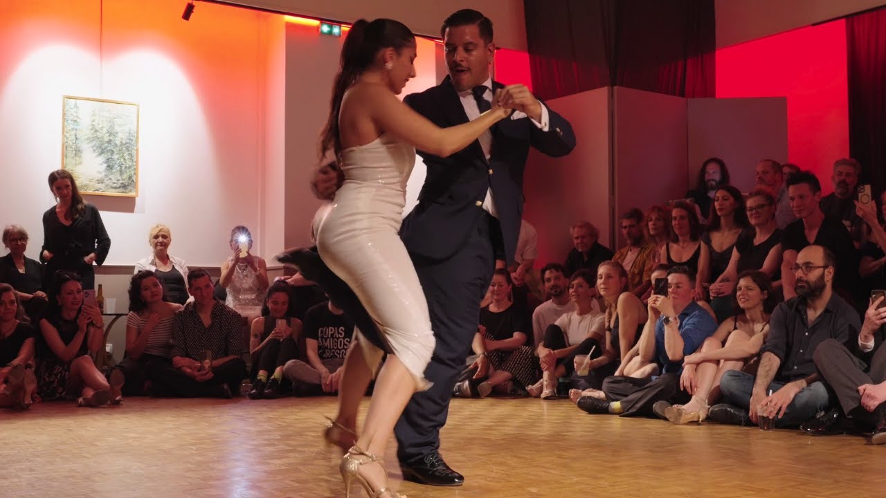 Video thumbnail for Fatima Caracoch and Brenno Marques - El simpatico