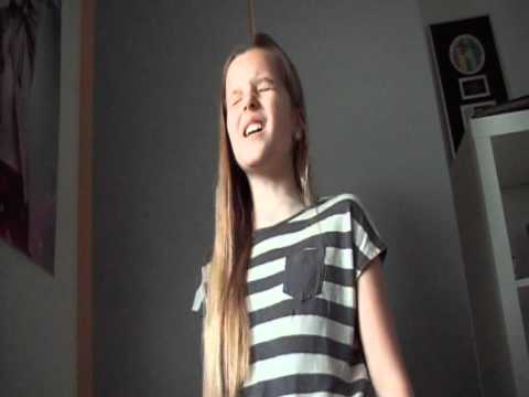 Justin Bieber - U smile - by Emma Askling (hende fra MGP 2009)