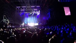 Noel Gallagher's High Flying Birds - (Stranded on) The wrong beach (live @ Rock in Roma 2015)