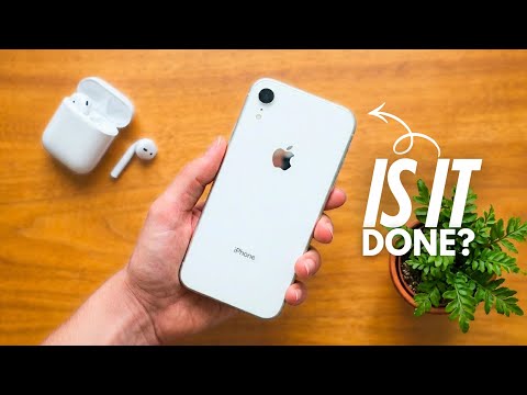 Using The iPhone XR in 2025? Honest Review!