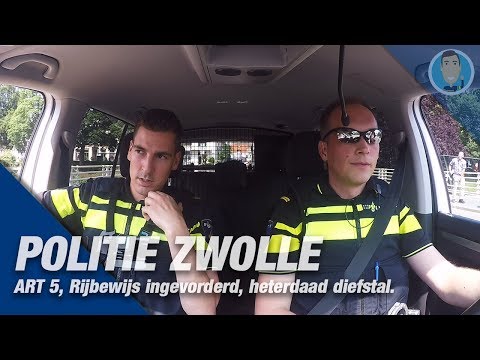 POLITIE ZWOLLE. Dienst samen met een politievrijwilliger. Melding: ART 5, aanrijding, diefstal en ..