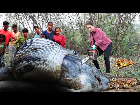 Brave female hunter catches Titanoboa monster is still alive - Farmhouse Flavor. Ly Thi Hoa