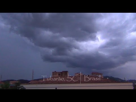 Formação de trovoada em Tubarão, SC