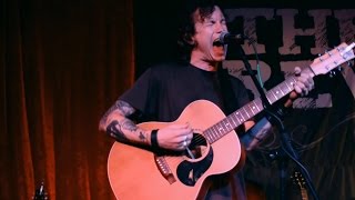 Laura Jane Grace of Against Me! &quot;Black Me Out&quot; Punks in Vegas live at the Aruba