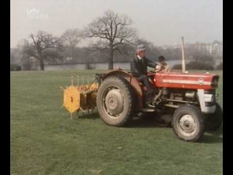 dick emery plays golf