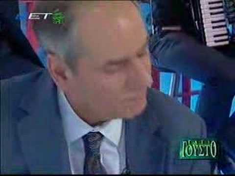 Pente ellhnes ston adh - Antonis Papaioanou