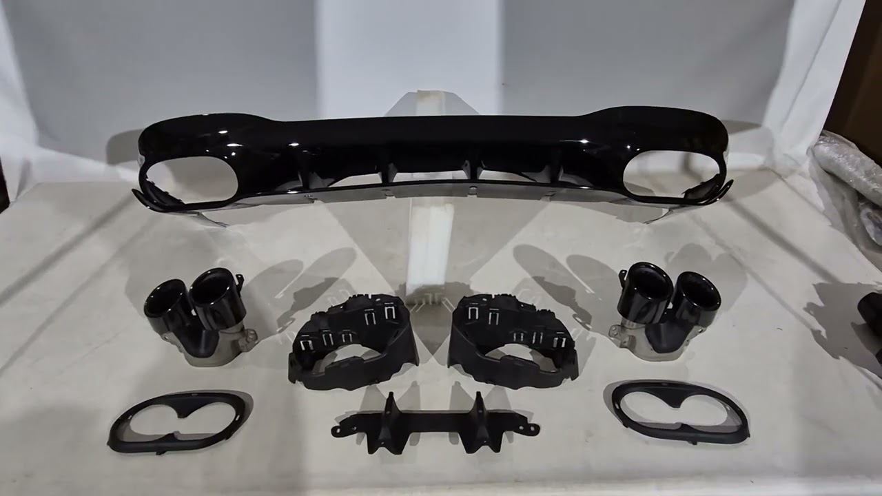 Задній дифузор з насадками (дизайн CLA45) Video 1