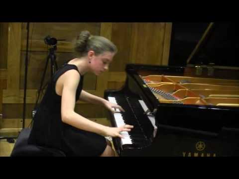 Anna Sorochynska (1 prix winner) at C.M.F - Concours Musical de France 2016.