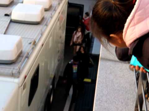 111206 T-ara entering the building