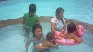 preview picture of video 'Teaching 1-year old baby to swim'