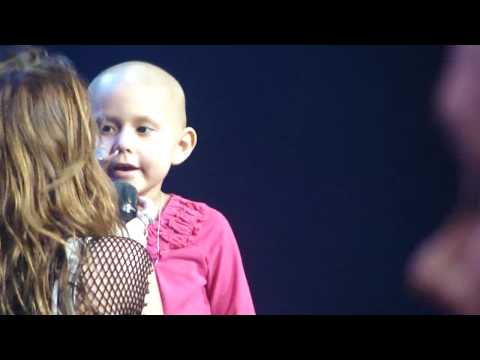 [Fanmade] ; Miley Cyrus Singing ''The Climb'' with young cancer patient.