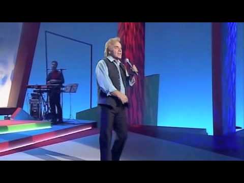 FREDDIE STARR SINGING I Don't Know Why I Love You (But I Do) LIVE