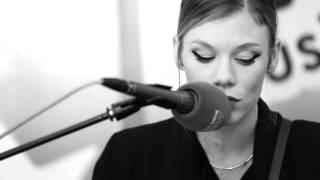 MNM: Trixie Whitley - Soft Spoken Words