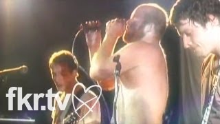 Les Savy Fav - &quot;Knowing How The World Works&quot; (Live)