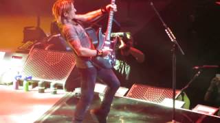 Keith Urban - Hershey PA - 11-17-16 &quot;Worry &#39;Bout Nothin&quot;