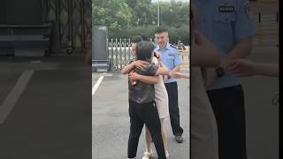 Download lagu Reuni yang Mereka Tunggu Puluhan Tahun🥲💖#cintakeluarga#reunikeluarga#menyentuhhati#bantuanpolisi#... mp3 Download lagu Reuni yang Mereka Tunggu Puluhan Tahun🥲💖#cintakeluarga#reunikeluarga#menyentuhhati#bantuanpolisi#... mp3