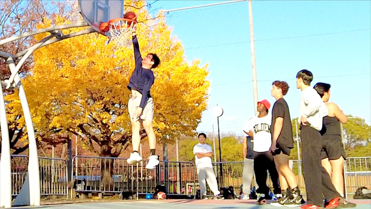 進撃の45歳❗️代々木公園ダンク🏀外国人の若者たちに衝撃を与える⁉️