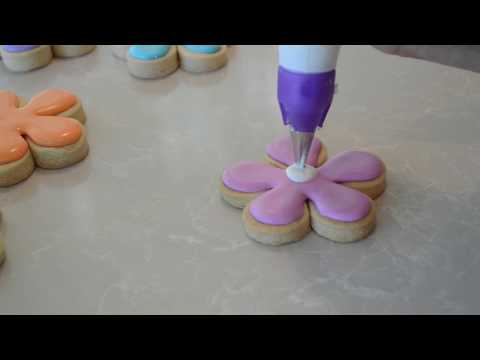 Cookie decorating Flowers - Sabrina Cake Design