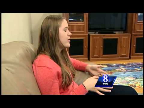 Woman puts together 24,000 piece puzzle