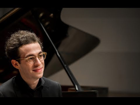 Sonata No. 17, B2.17, by Vladimir Drozdoff.  Nicolas Namoradze, piano