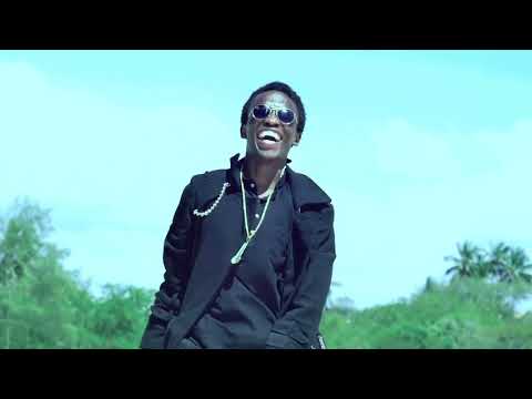 Santid & Kevo Mula in Happy