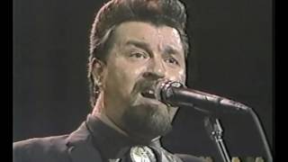 Omar & the Howlers     She's A Woman