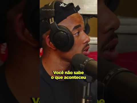 Gabriel Jesus fala sobre fã que invadiu o jogo e ainda deu um carrinho nele: