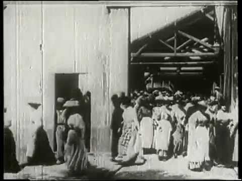 The first film ever made by les frères Lumière - Sortie des Usines Lumière à Lyon-18 (1985)