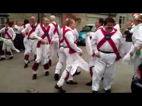 Bonny Green Garters (Bampton) - Chalice Morris Men, 2013-06-20