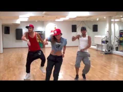 Allyson Allende - Ella anda sola (La M3KA)