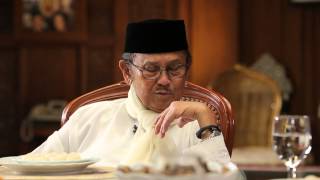 Download lagu B.J. Habibie Mempunyai Kemampuan Bernyanyi - NET12 mp3
