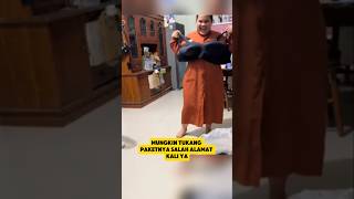 Download lagu Hilarious Moment When This Mom Bought a Bra Online But It Was Too Big 🤪 mp3