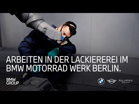 Arbeiten in der Lackiererei im BMW Motorrad Werk Berlin | BMW Group Careers.