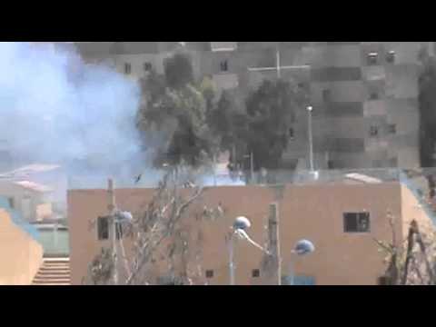 رصد تصاعد الدخان من مقرات النظام بعد استهدافها من قبل كتائب الجيش الحر في حي العمال في دير الزور