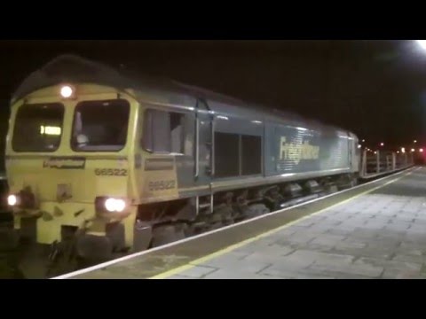 Rhyl 24.1.2016 - Freightliner / Shanks liveried 66522 on engineers train - class 66