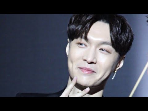 Lay Mentions The EXO Members In His 'Album Of The Year' Speech At The Tencent Video Star Awards!
