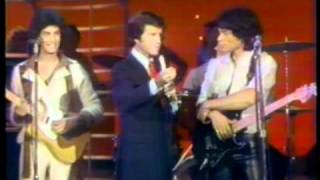Dick Clark Interviews Foxy - American Bandstand 1978