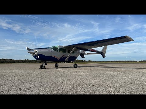 Flugvorführung/Diskussion mit Elvis Ramon über eine Cessna 337G von 1976, Tampa, Florida (KVDF), ...