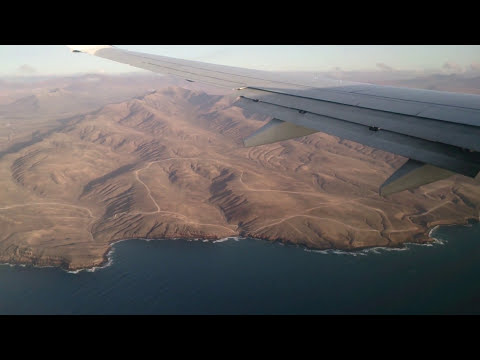 Plane Landing in Fuerteventura (Canary Islands)