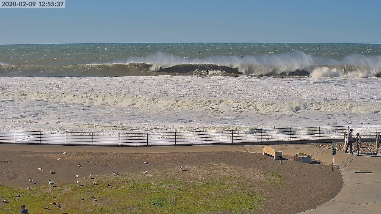 Live webcam view of Oleaje y orilla de Sharp Park Beach