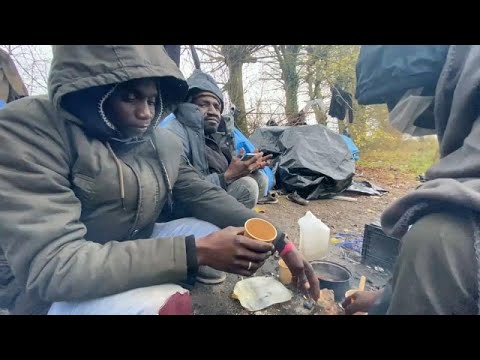 Flüchtlinge in Calais: Keine Wahl als Weitermachen