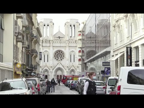 女子被砍頭，另外2人在刀擊事件中死亡。 (Woman beheaded, 2 others dead in knife attack)