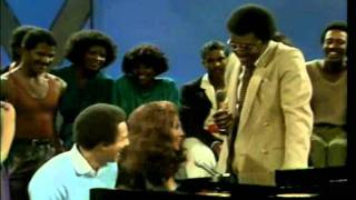 Aretha Franklin and Smokey Robinson - Ooo Baby Baby (soul train live)